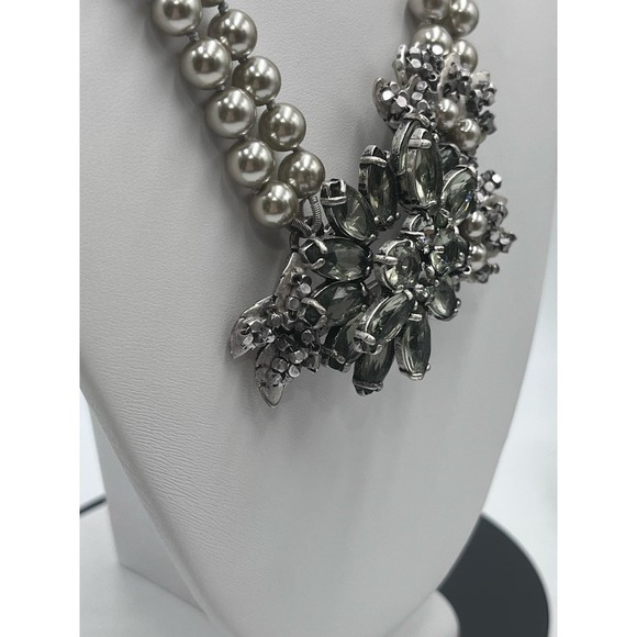 J. Crew Vintage Faux Pearl Gray Cluster Statement Rhinestone
Necklace - Picture 10 of 13